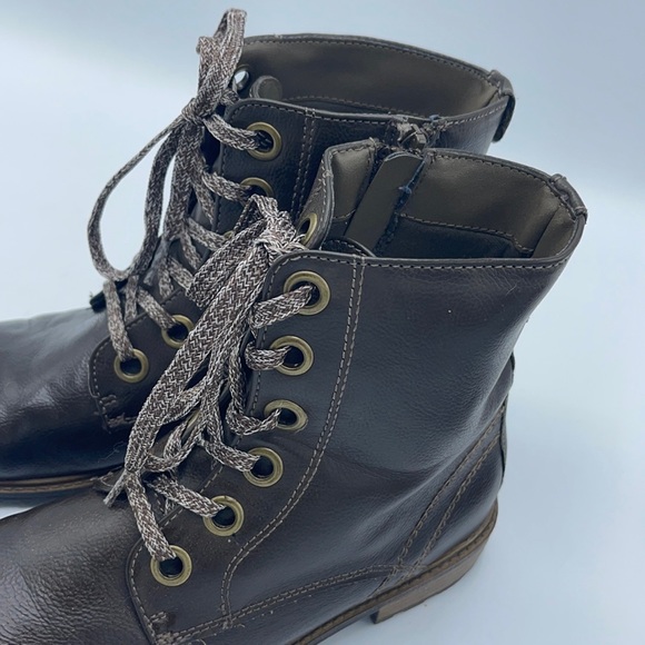 CAT AND JACK COMBAT STYLE BOOTS BLACK LACES INCLUDED. - Picture 12 of 14